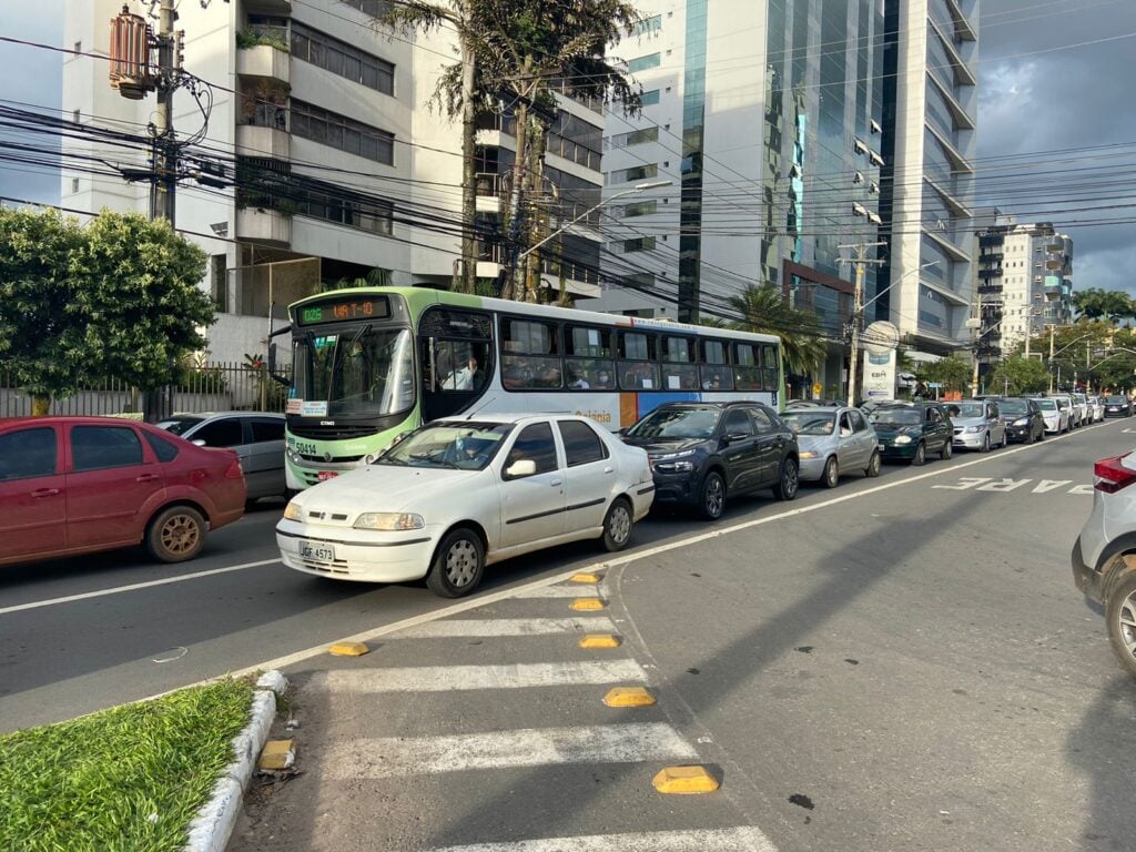 Imagem Ilustrando a Notícia: Entenda por que algumas linhas de ônibus continuam lotadas em Goiânia mesmo com a pandemia