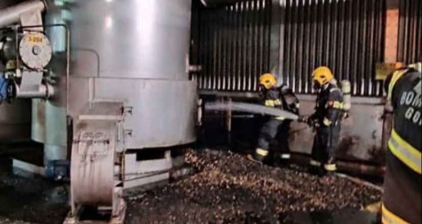 Imagem Ilustrando a Notícia: Corpo de Bombeiros é acionado para combater incêndio em empresa de grãos, em Goianésia