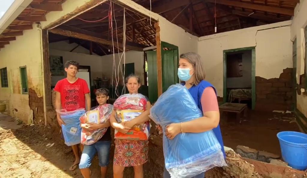 Imagem Ilustrando a Notícia: Após fortes chuvas em Lagolândia, 32 famílias desabrigadas recebem assistência e itens básicos