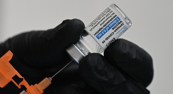 Imagem Ilustrando a Notícia: Ministério da Saúde: brasileiro que recebeu vacina da Janssen deve tomar 2ª dose