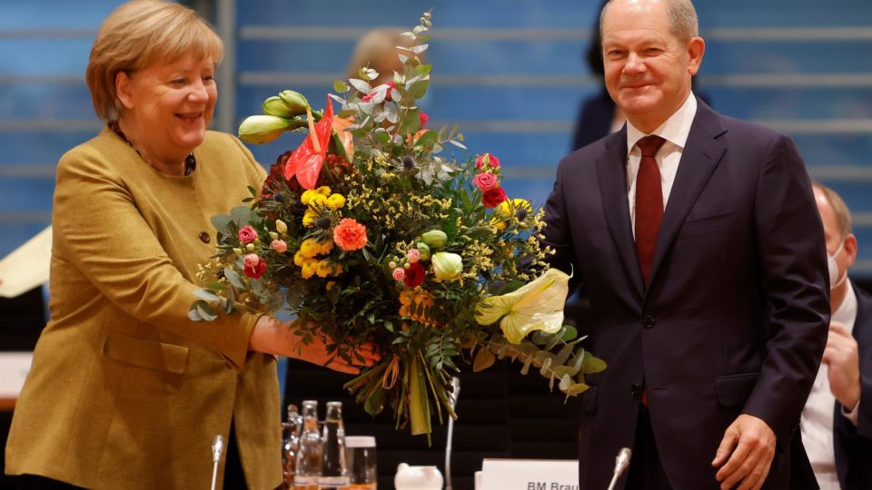 Imagem Ilustrando a Notícia: Após 16 anos como chanceler, Angela Merkel deve deixar cargo para Olaf Scholz