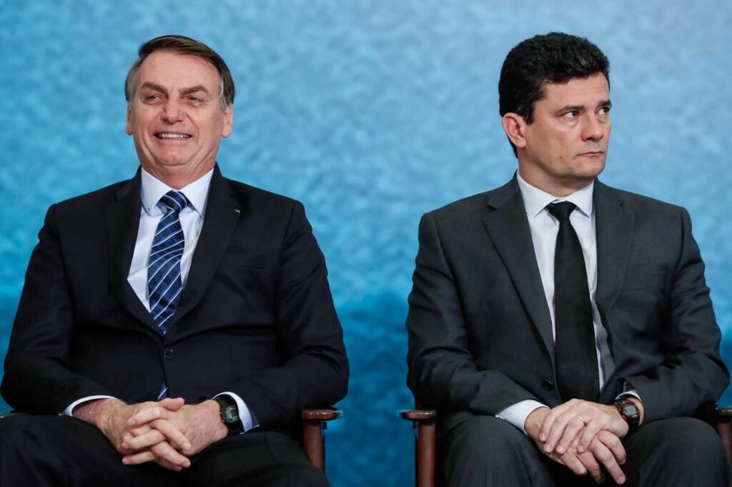 Imagem Ilustrando a Notícia: Em depoimento, Bolsonaro diz que Sérgio Moro exigiu cargo no STF para trocar comando da PF