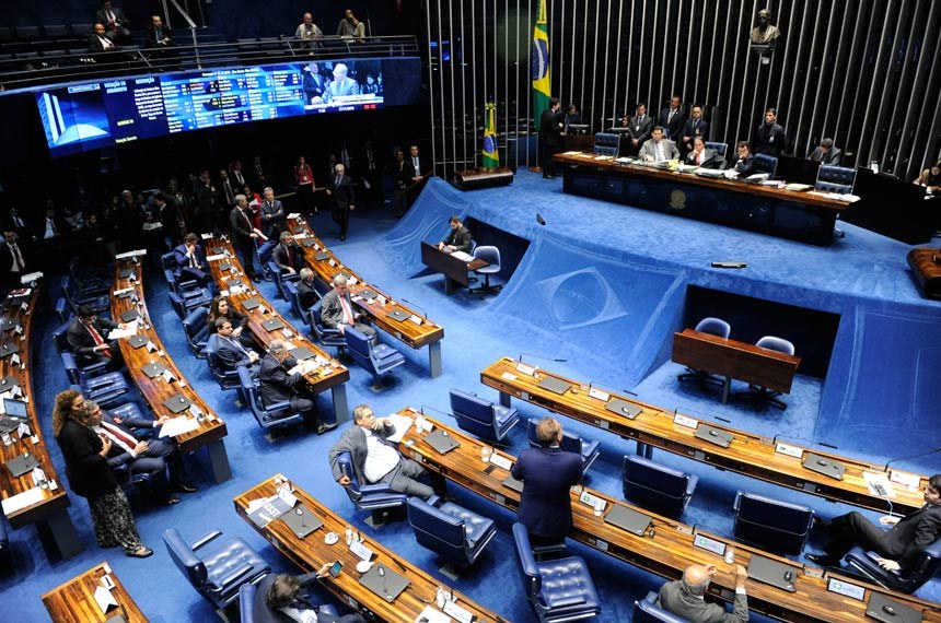 Imagem Ilustrando a Notícia: Além da PEC dos Precatórios, Governo articula reforma tributária para subsidiar Auxílio Brasil