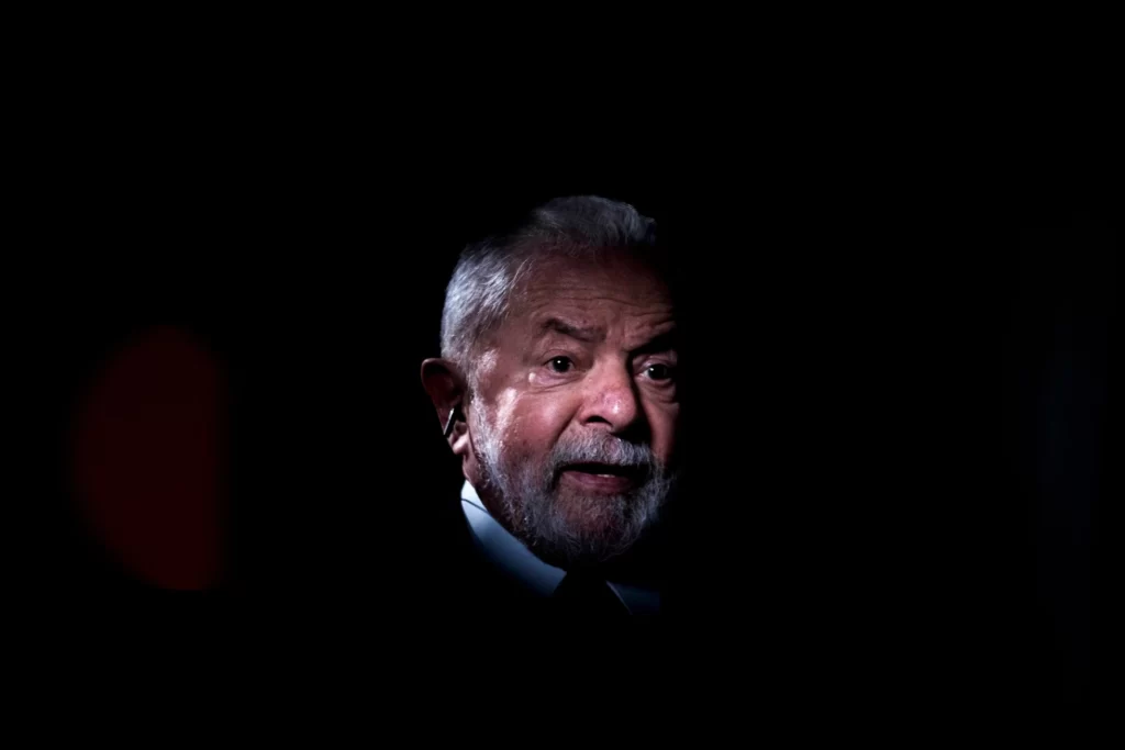 Imagem Ilustrando a Notícia: De passagem pela Europa, Lula concede entrevista e é capa do El País da Espanha