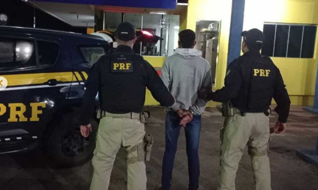 Imagem Ilustrando a Notícia: Suspeito de esfaquear e matar ex-namorada em Anápolis é preso fugindo para o Pará