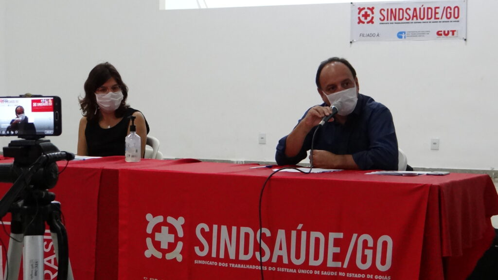 Imagem Ilustrando a Notícia: Servidores da saúde protestam solicitando reposição salarial dos datas-bases atrasados