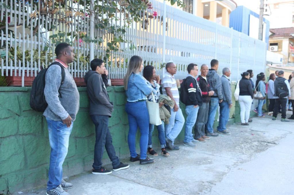 Imagem Ilustrando a Notícia: Desemprego registra queda, mas informalidade chega a 41,3% em Goiás