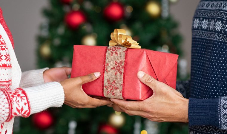 Imagem Ilustrando a Notícia: Procon Goiânia divulga pesquisa de preços de presentes para o Natal deste ano