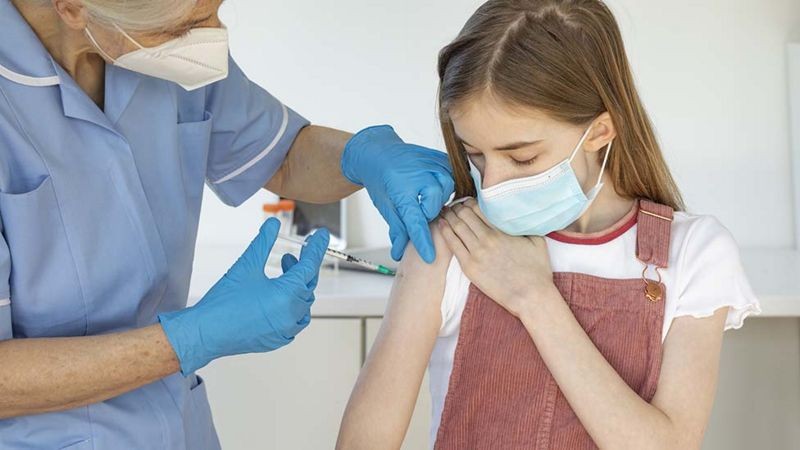 Imagem Ilustrando a Notícia: Governo de São Paulo começa produção de carteirinhas para vacinação infantil contra Covid-19