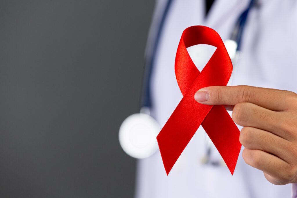 Imagem Ilustrando a Notícia: Dia Mundial da Luta Contra AIDS reforça a necessidade de se falar sobre e acabar com o preconceito