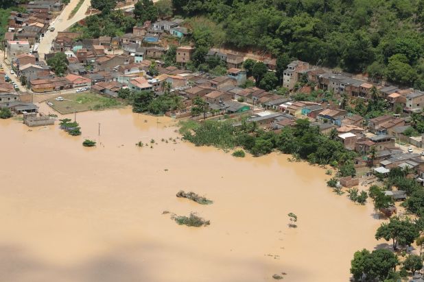 Imagem Ilustrando a Notícia: Fortes chuvas na Bahia deixam cerca de 58 cidades totalmente ou parcialmente submersas