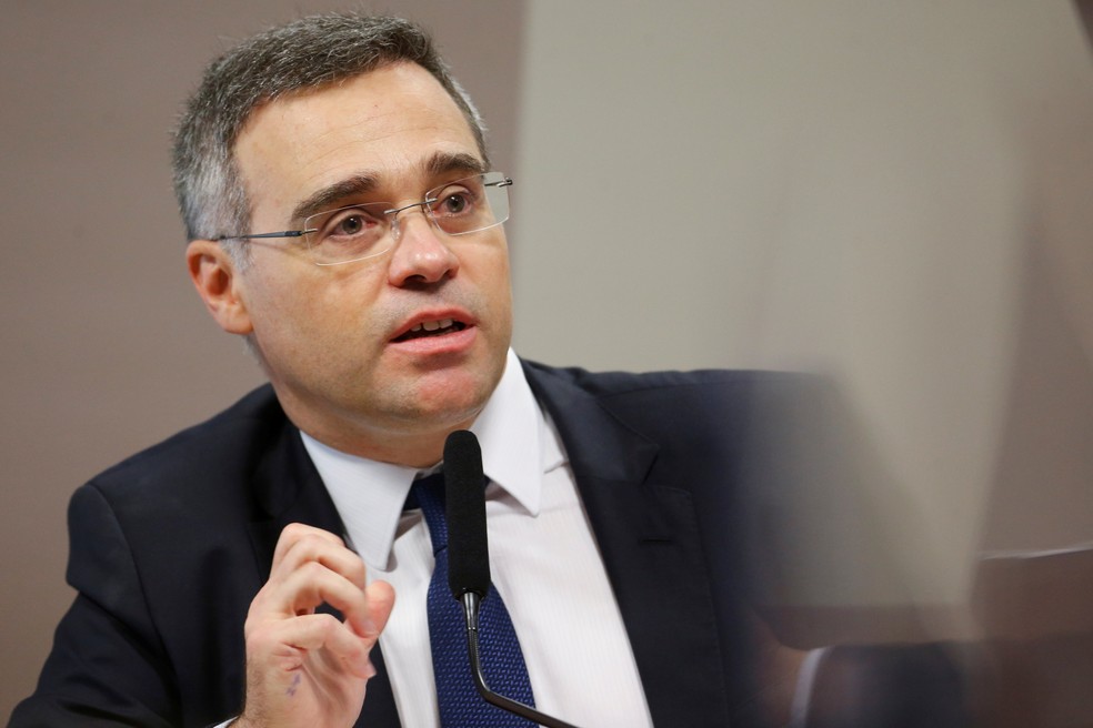 Imagem Ilustrando a Notícia: André Mendonça é relator de representação contra Bolsonaro por demissões no Iphan