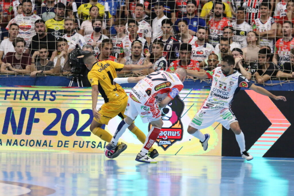 Imagem Ilustrando a Notícia: Cascavel goleia o Magnus e conquista título inédito da Liga Nacional de Futsal