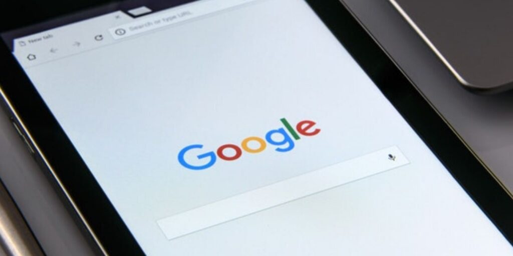 Imagem Ilustrando a Notícia: Google deve pagar indenização bilionária por rastrear usuários americanos, diz agência