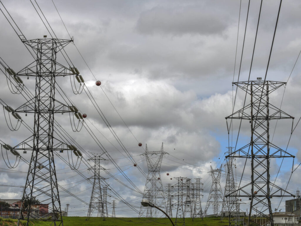 Imagem Ilustrando a Notícia: Governo contrata 4,6 GW de potência em leilão de reserva de energia