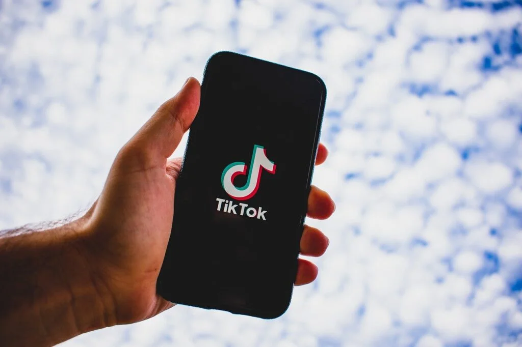 Imagem Ilustrando a Notícia: Engajamento sem travar: os melhores celulares para produzir reels ou vídeos no TikTok