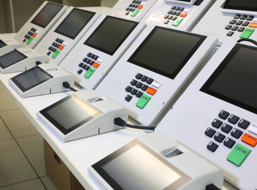 Imagem Ilustrando a Notícia: TSE apresenta novo modelo de urnas eletrônicas para as eleições de 2022