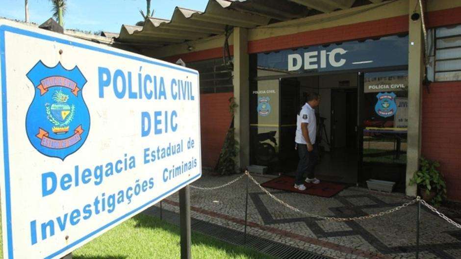 Imagem Ilustrando a Notícia: Três suspeitos de atirarem contra gerente e roubarem R$ 160 mil de hipermercado são presos