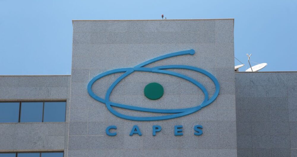 Imagem Ilustrando a Notícia: Cerca de 28 pesquisadores da Capes pediram renúncia coletiva; entenda a situação