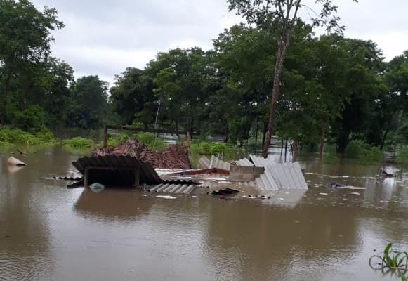 Imagem Ilustrando a Notícia: Fortes chuvas causam estragos e pessoas desabrigadas em municípios do Norte de Goiás