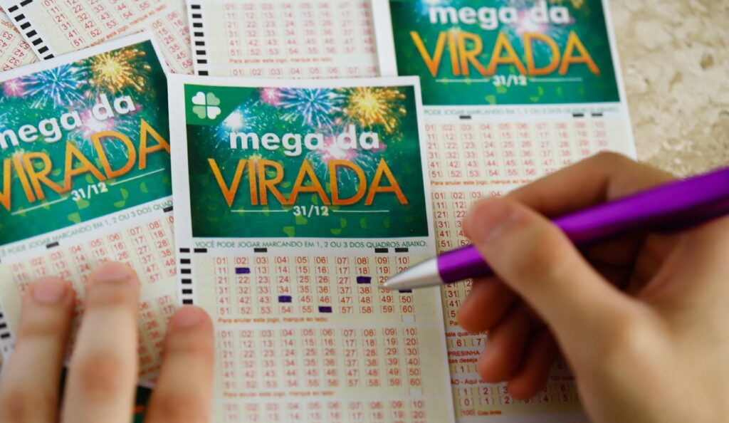 Imagem Ilustrando a Notícia: Maior sorteio da história, Mega da Virada premiará ganhador com R$ 370 milhões
