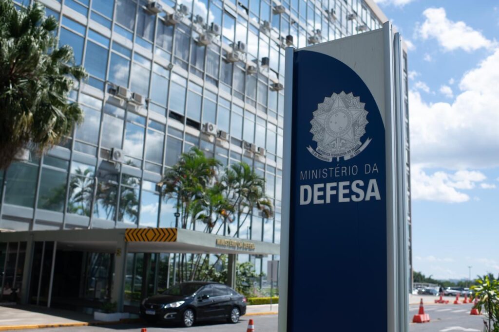 Imagem Ilustrando a Notícia: Ministério da Defesa autoriza uso das Forças Armadas em Petrópolis, região serrana do RJ