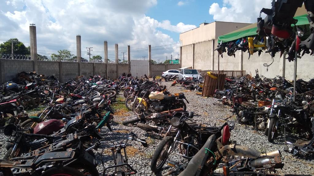 Imagem Ilustrando a Notícia: Operação conjunta apreende 176 motos irregulares de lojas em Goiânia e Aparecida