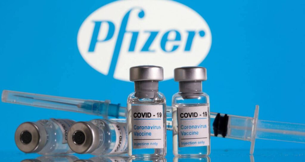 Imagem Ilustrando a Notícia: Covid-19: Pfizer anuncia que três doses de sua vacina protege contra variante Ômicron