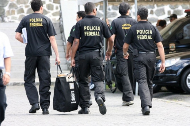 Imagem Ilustrando a Notícia: Polícia Federal combate contrabandistas de cigarros no sul do país