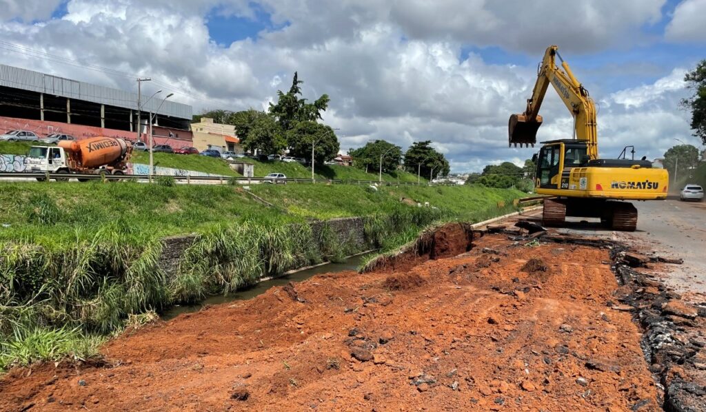Imagem Ilustrando a Notícia: Atenção: trecho da Marginal Botafogo é interditado para reparos após danos com fortes chuvas