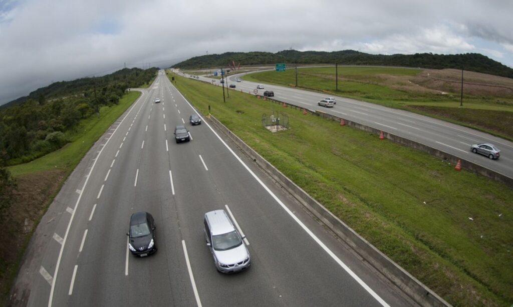 Imagem Ilustrando a Notícia: Ministério abre consulta pública para concessão de trechos de rodovias em Goiás e mais dois estados