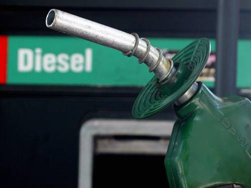 Imagem Ilustrando a Notícia: Bolsonaro aprova resolução que estabelece mistura de 10% de biodiesel no óleo diesel