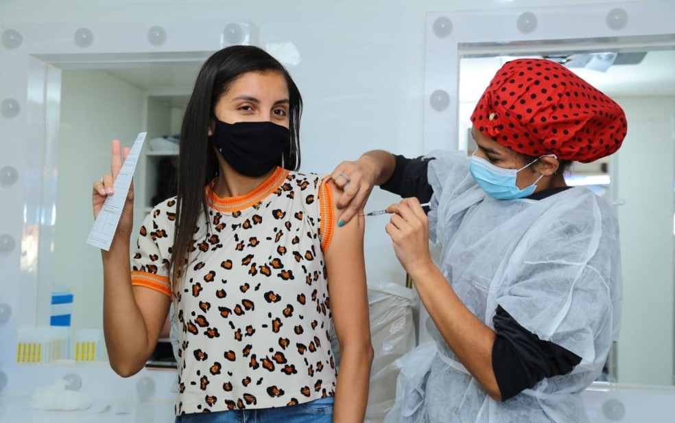 Imagem Ilustrando a Notícia: Neste fim de ano vacinação contra covid-19 é suspensa em Goiânia e Aparecida