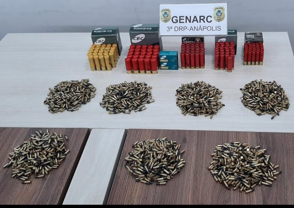 Imagem Ilustrando a Notícia: Polícia Civil realiza prisão de idoso suspeito de portar ilegalmente 2500 munições de diversos calibres