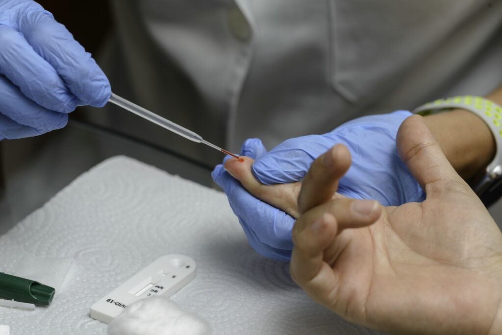 Imagem Ilustrando a Notícia: Brasil será o primeiro país do mundo a disponibilizar testes rápidos e gratuitos para Hanseníase