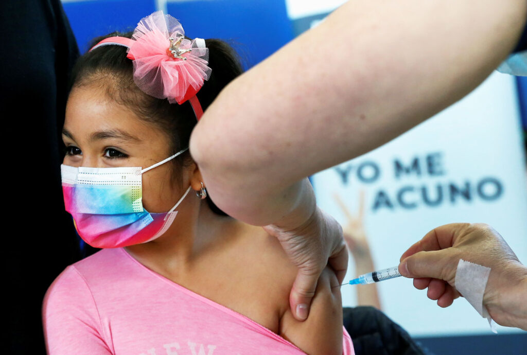 Imagem Ilustrando a Notícia: Em consulta pública, maioria rejeita exigência de receita médica para vacinar crianças contra Covid