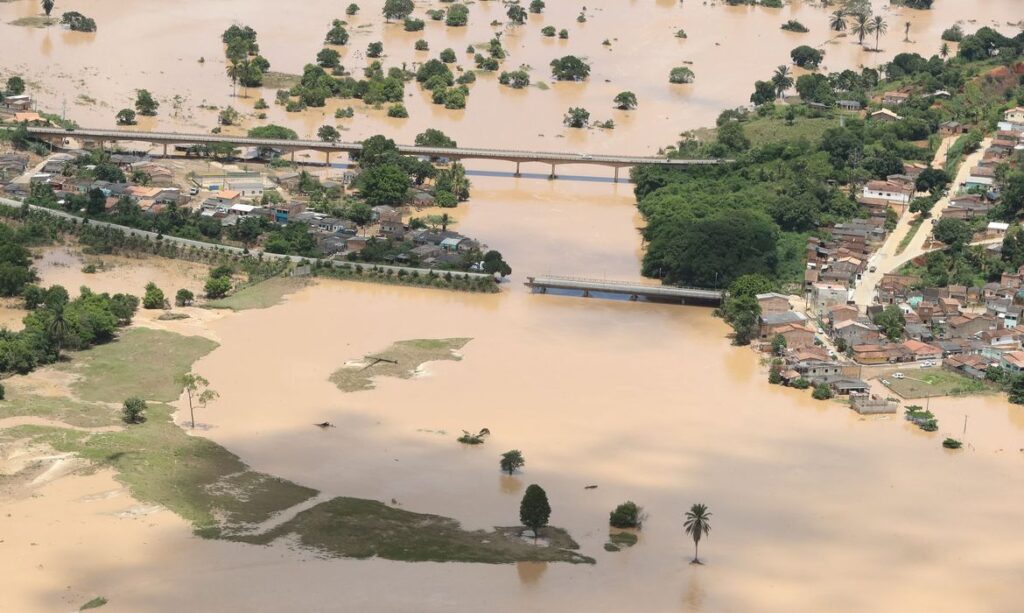 Imagem Ilustrando a Notícia: Chuva volta a causar estragos em municípios da Bahia, principalmente no sul do Estado