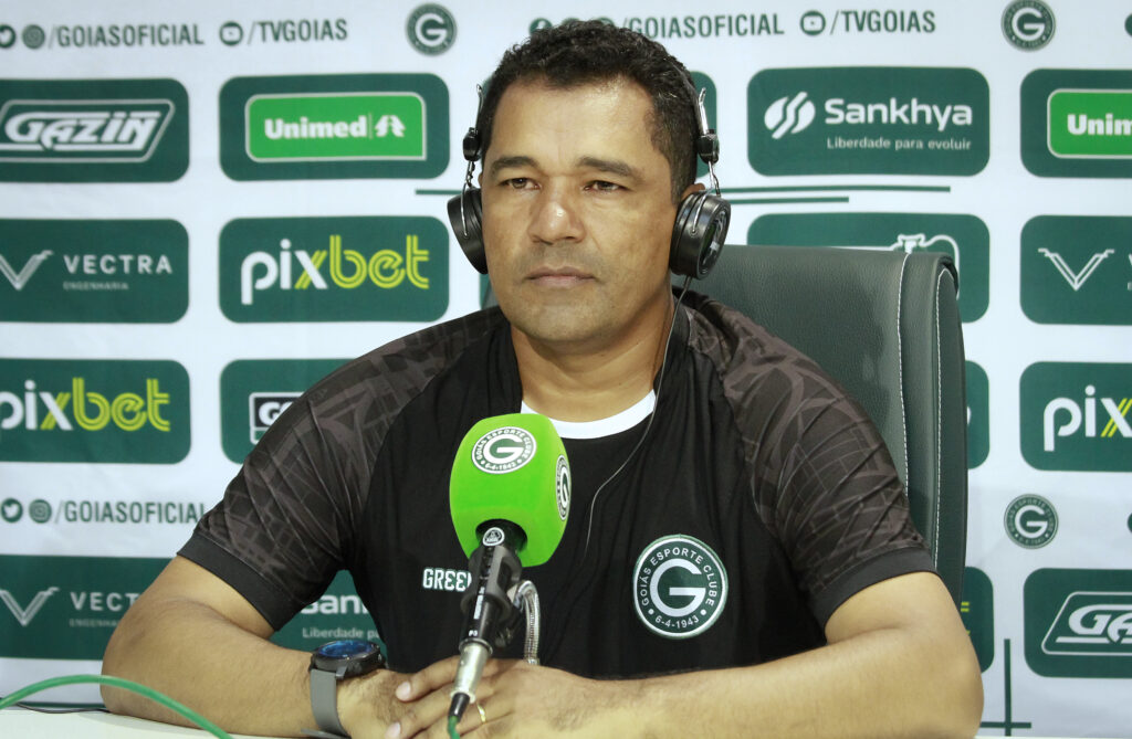 Imagem Ilustrando a Notícia: Gláuber Ramos fala sobre calendário longo na temporada: “Atrapalha muitas equipes”