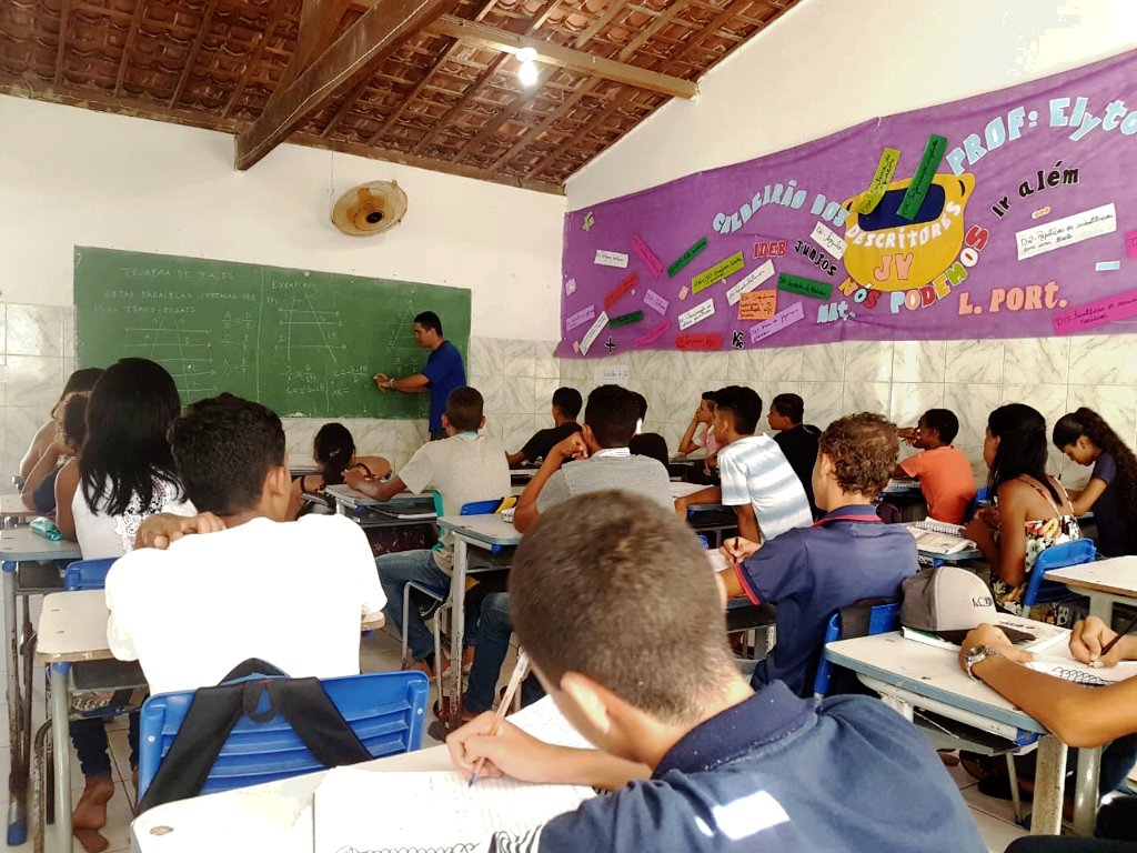 Imagem Ilustrando a Notícia: Novo índice de 33,24% para o piso dos professores traz preocupação aos Municípios em Goiás