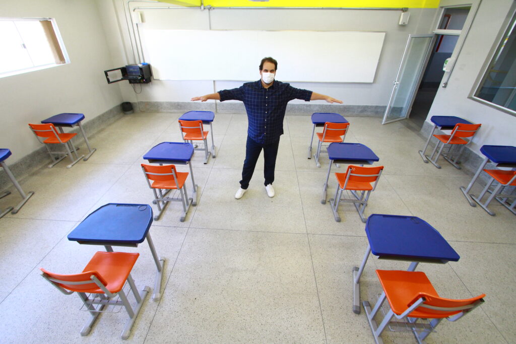 Imagem Ilustrando a Notícia: Escolas da rede privada de Goiás cobram retorno às aulas de forma 100% presencial