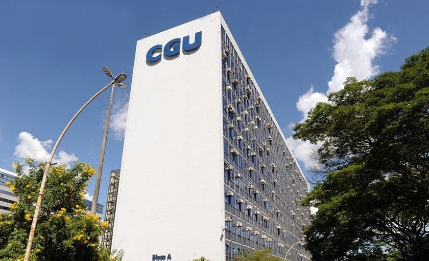 Imagem Ilustrando a Notícia: Governo pagou mais de R$ 45 milhões a servidores já falecidos, aponta relatório da CGU