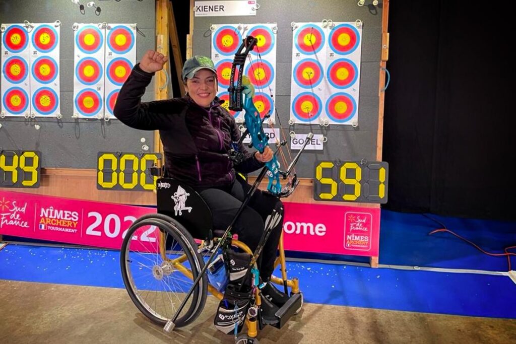 Imagem Ilustrando a Notícia: Jane Karla bate o recorde mundial paralímpico de Tiro com Arco