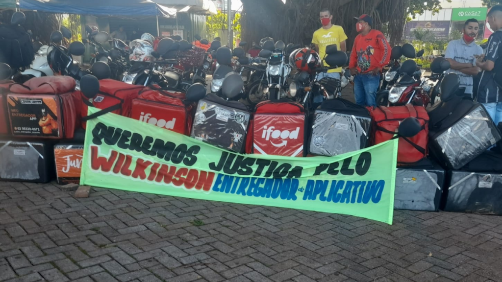 Imagem Ilustrando a Notícia: Mais de 100 motociclistas se reúnem para cobrar justiça após entregador morrer atropelado, em Anápolis