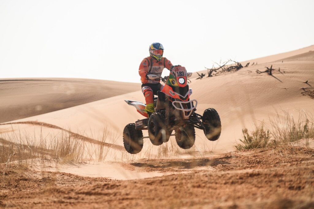 Imagem Ilustrando a Notícia: Marcelo Medeiros está em 5º na classificação geral do Rally Dakar entre os quadriciclos