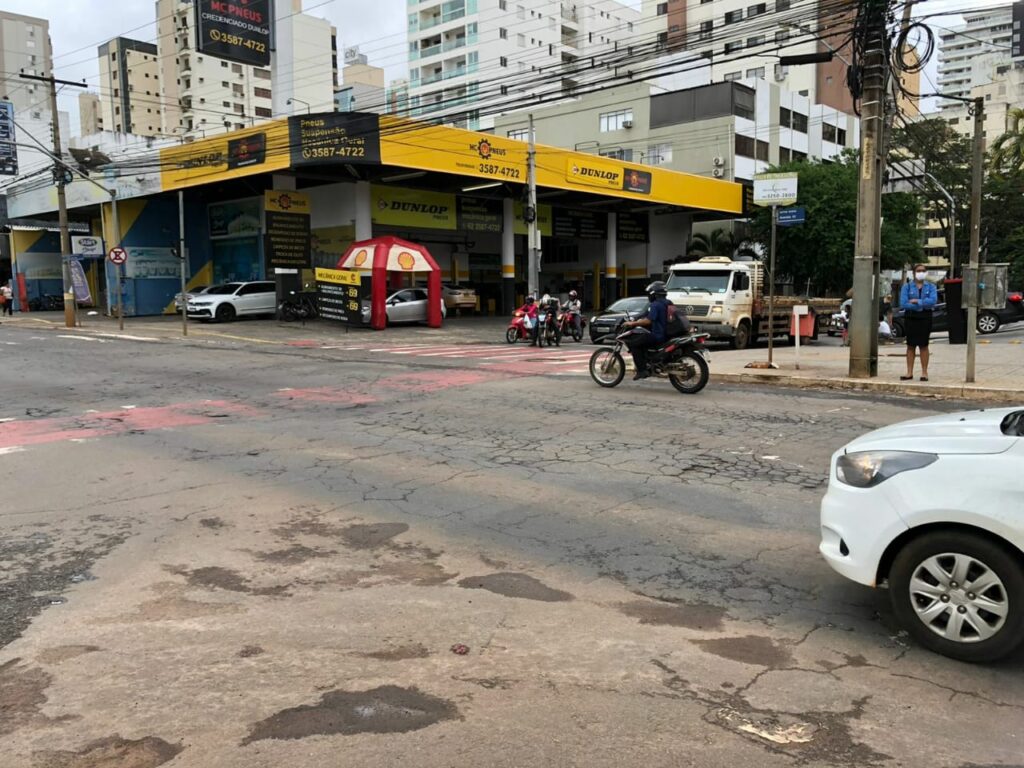Imagem Ilustrando a Notícia: Estudo aponta que travessia de pedestres é arriscada em mais de 40 pontos em Goiânia