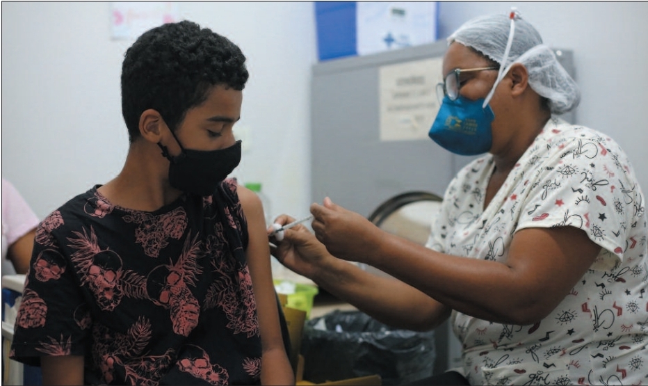 Imagem Ilustrando a Notícia: Alívio e emoção marcam 1º dia de vacinação de crianças contra a Covid-19