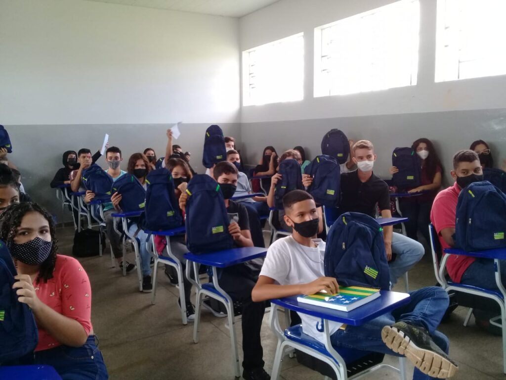 Imagem Ilustrando a Notícia: Rede estadual de Goiás é a primeira do Brasil a retornar para as aulas 100% presenciais