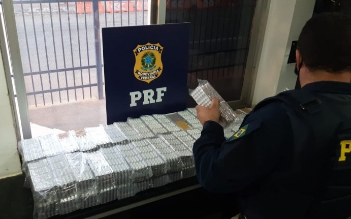 Imagem Ilustrando a Notícia: Operação da PRF apreende 14 mil comprimidos de rebite na divisa entre Goiás e Tocantins