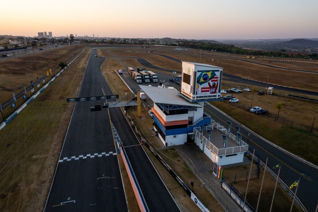 Imagem Ilustrando a Notícia: Autódromo de Goiânia terá calendário cheio e novidades para os fãs do esporte a motor em 2022