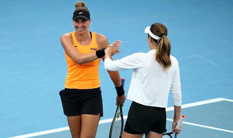 Imagem Ilustrando a Notícia: Bia Haddad vence de virada e avança às semifinais das duplas do Australian Open